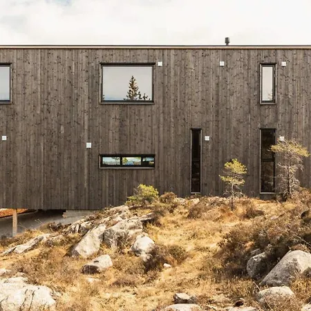 Architect-designed Panoramic View Ervik (Urangsvag)