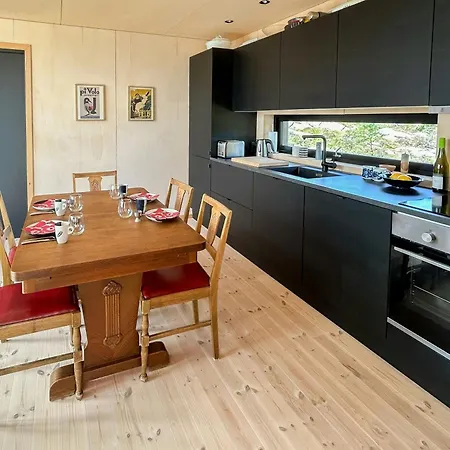 Architect-designed Panoramic View بيت للعطل