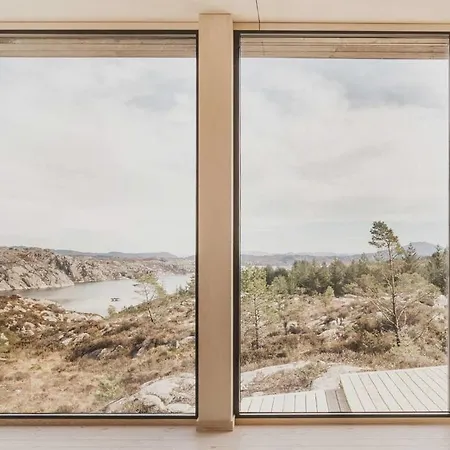 Architect-designed Panoramic View