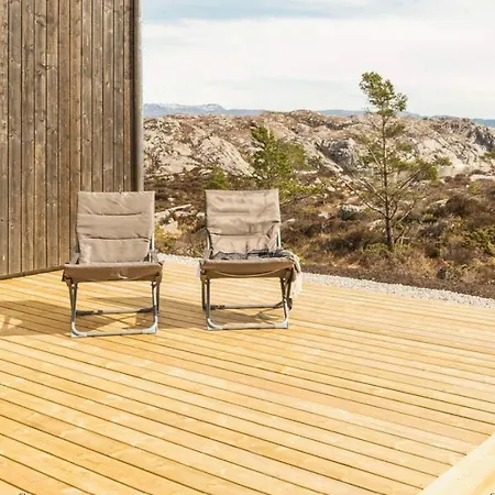 Architect-designed Panoramic View