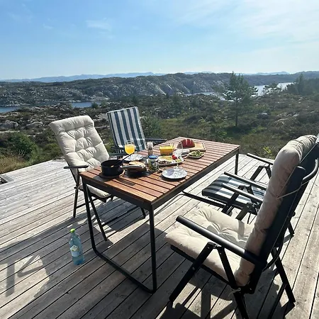 Architect-designed Panoramic View *