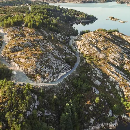 Architect-designed Panoramic View *