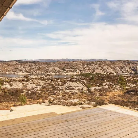 Architect-designed Panoramic View