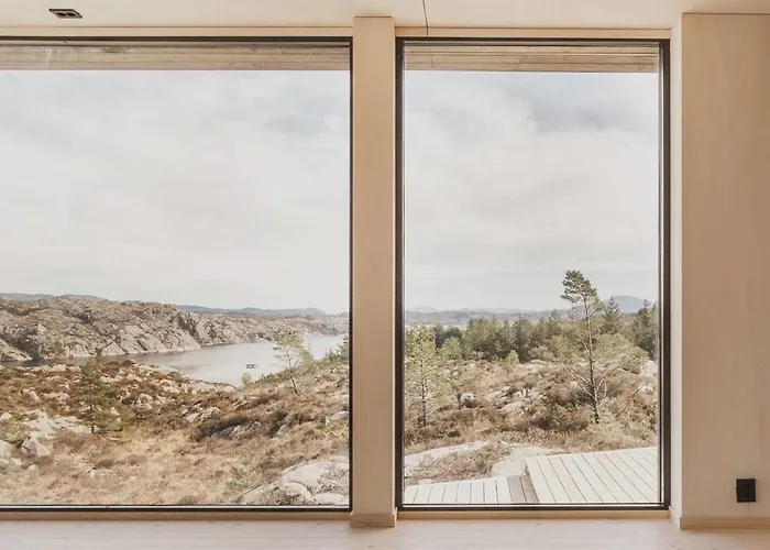 Architect-designed Panoramic View