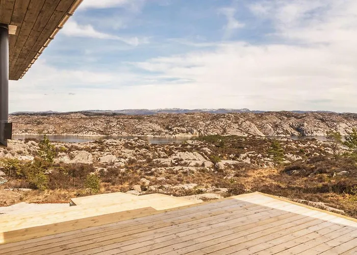 Architect-designed Panoramic View