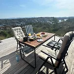 Architect-designed Panoramic View *